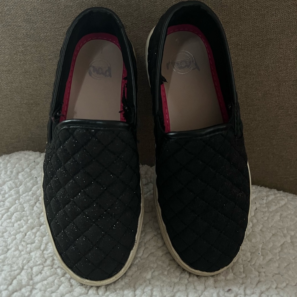 Black sparkle shoes